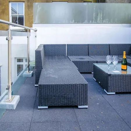 Luxurious Apartment Charlton Mews - 2 Bed - Tenby Exterior photo