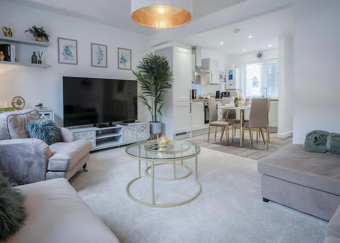 Luxurious Apartment Charlton Mews - 2 Bed - Tenby